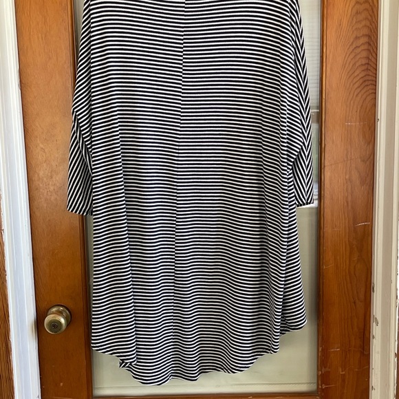 Lularoe Lindsay Kimono size L black & white stripe - Picture 4 of 7
